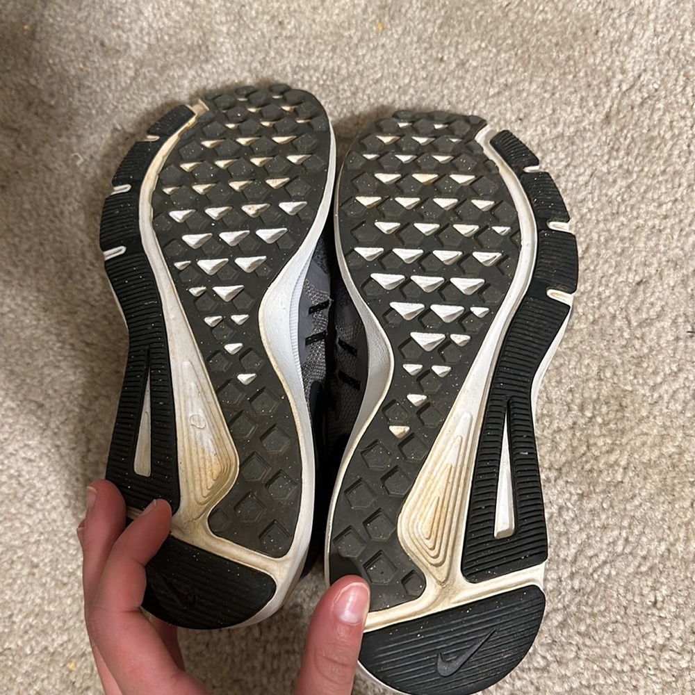 NIKE RUN SWIFT RUNNING SHOES - Picture 2 of 6